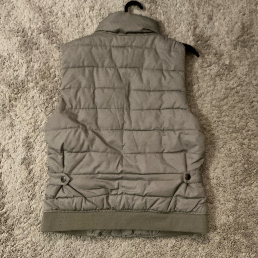 H&M Nike Gray Puffer Vest. Lightweight & Warm. Size 10